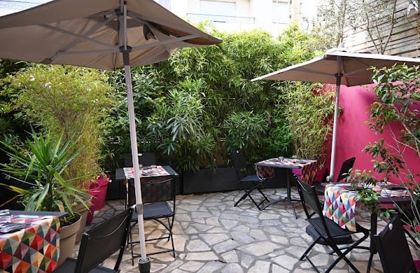 Logis Hôtel des Causses Restaurant La Chaleur Nordique à Millau, France