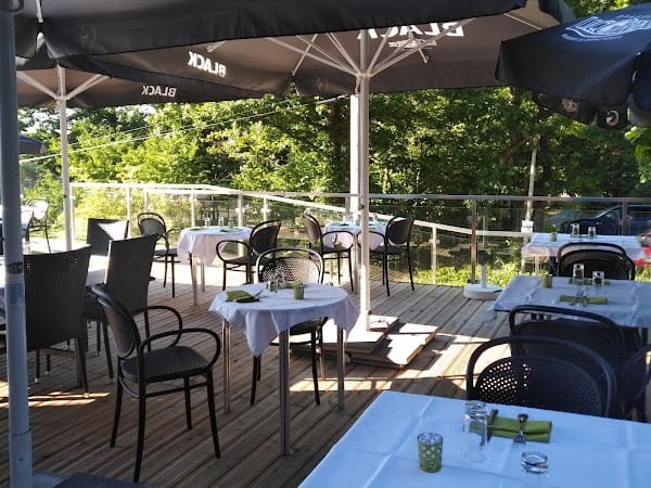 Restaurant Logis Hôtel Notre-Dame de Bonne Fontaine à Danne-et-Quatre-Vents, France