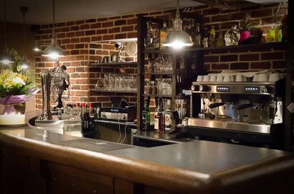 Restaurant L’usine à Clamart, France