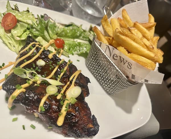 Restaurant L’usine à Clamart, France