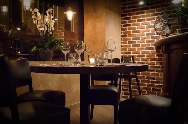 Restaurant L’usine à Clamart, France