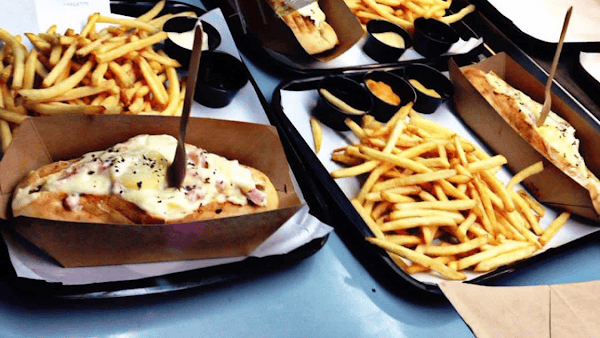 Restaurant Mac Hallal à Bobigny, France