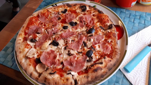 Restaurant Magic Bus Food Truck à Hayange, France