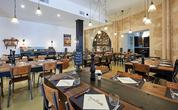 Restaurant Maison Bebelle à Narbonne, France