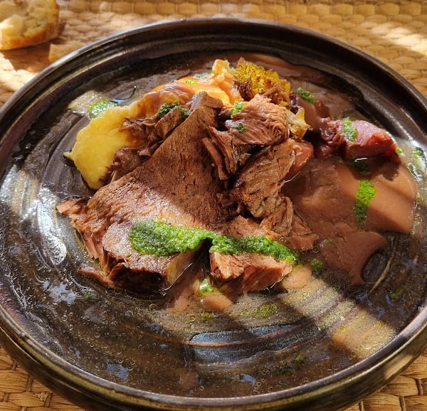 Restaurant MAMA à Maubec, France