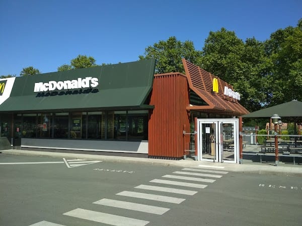 Restaurant McDonald’s à Jonzac, France