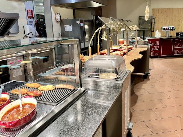 Migros-Restaurant – Lyss Lyssbachpark à Lyss, Suisse