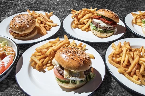 Restaurant Mister Burger à Lion-sur-Mer, France