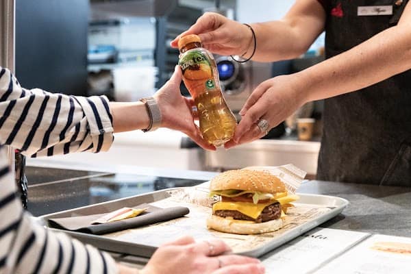 Restaurant Mont Burger à Le Mont-Saint-Michel, France