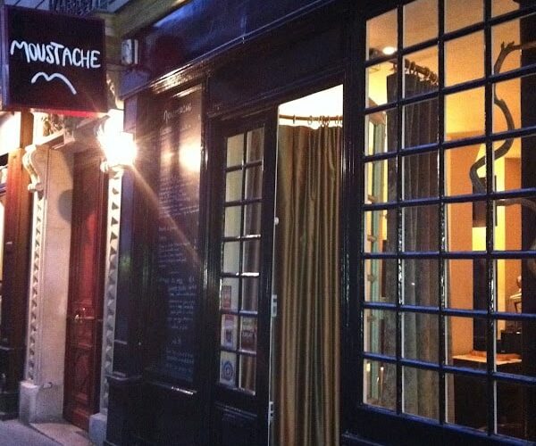 Restaurant Moustache à Paris, France
