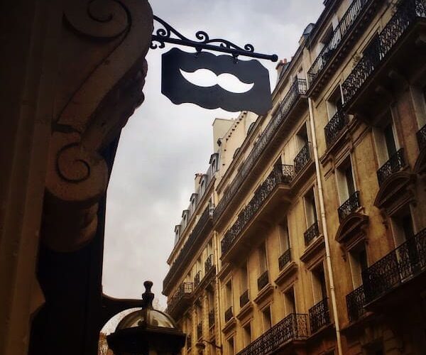 Restaurant Moustache à Paris, France