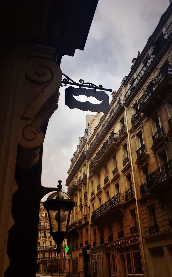 Restaurant Moustache à Paris, France