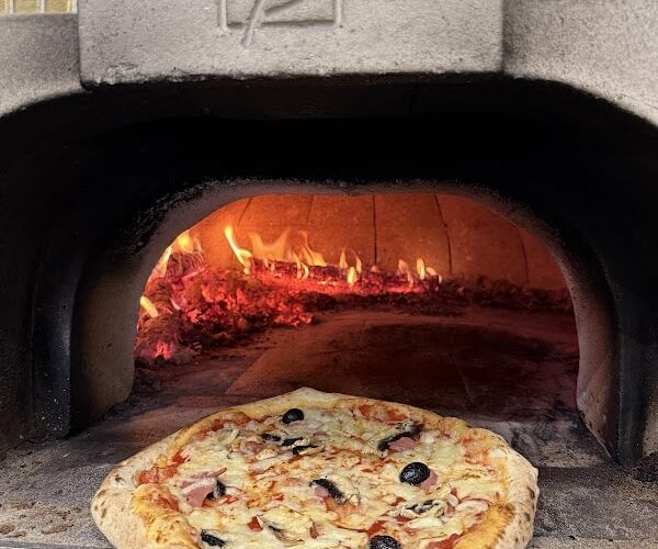 Restaurant NAPOLI PIZZA à Les Pennes-Mirabeau, France