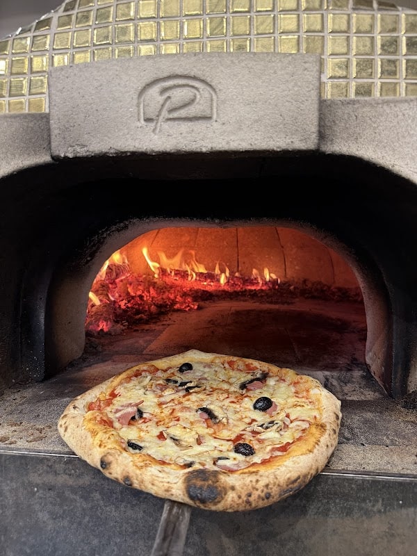 Restaurant NAPOLI PIZZA à Les Pennes-Mirabeau, France