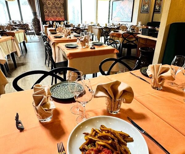 Oriental Xpress Restaurant de Couscous à Saint-Gilles-Croix-de-Vie, France