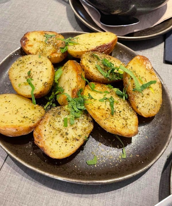 Restaurant Ouzerie à Ottignies-Louvain-la-Neuve, Belgique