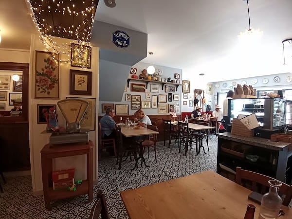 Restaurant Purée de pois à La Hague, France