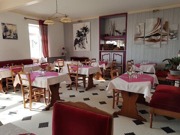 Restaurant Relais de Saintonge à Saint-Genis-de-Saintonge, France