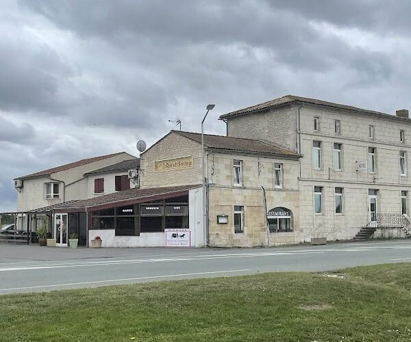 Restaurant Relais de Saintonge à Saint-Genis-de-Saintonge, France