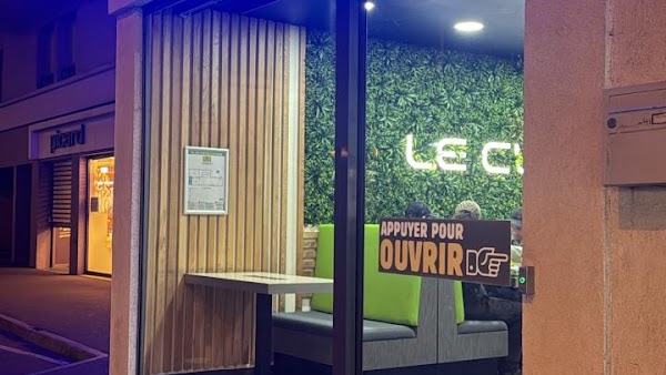 Restaurant CLAM BURGER à Le Blanc-Mesnil, France