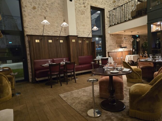 Restaurant Club-House Maison Blanche à Le Blanc-Mesnil, France