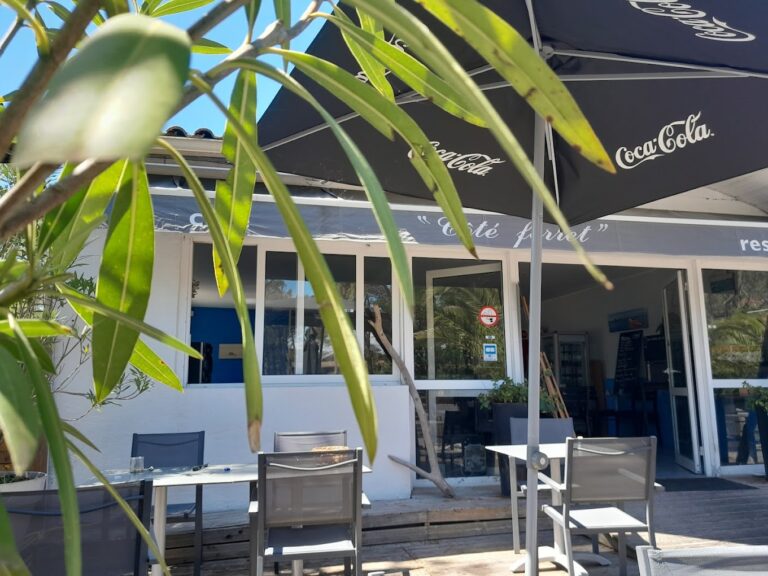 Restaurant côté Ferret à Lège-Cap-Ferret, France