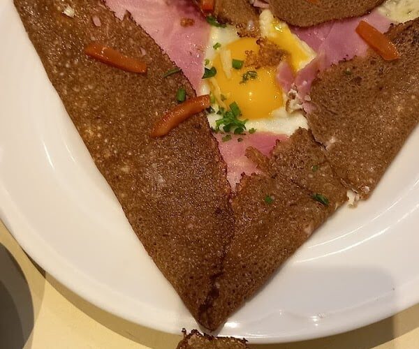 Restaurant Creperie Bar à Le Mont-Saint-Michel, France