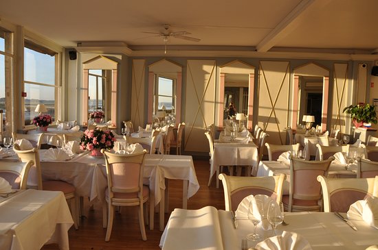 Restaurant Du Guesclin à Le Mont-Saint-Michel, France