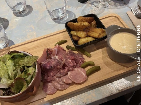 Restaurant et hôtel – Le Chalet D’Etienne à Saint-Étienne-lès-Remiremont, France