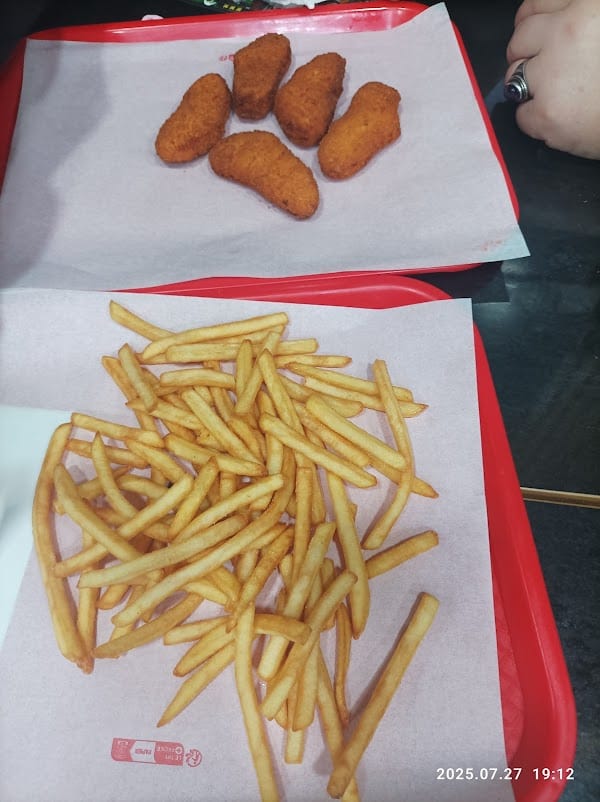 Restaurant Étoile à Pantin, France