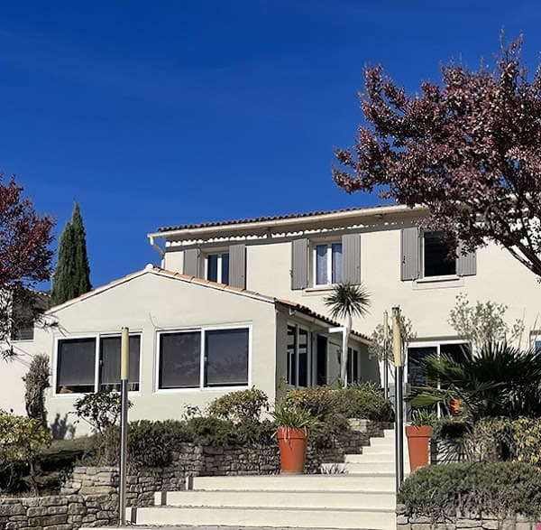 Restaurant & Hôtel l’Oasis à Cabrières-d'Avignon, France