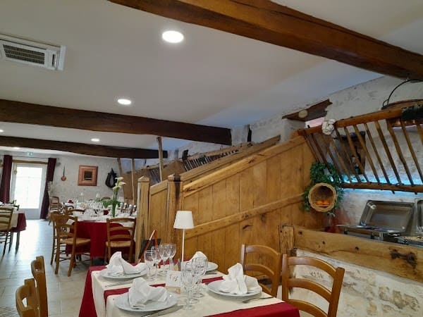 RESTAURANT L ETABLE à Sainte-Lheurine, France