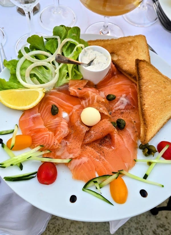 RESTAURANT L ETABLE à Sainte-Lheurine, France