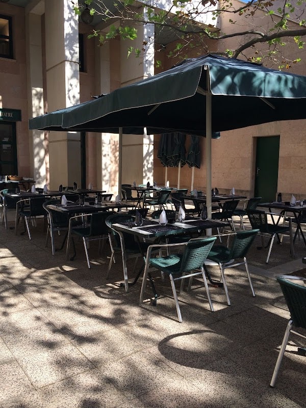 Restaurant La Cour du Théâtre à Martigues, France