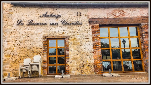 Restaurant La Lucarne aux Chouettes à Villeneuve-sur-Yonne, France