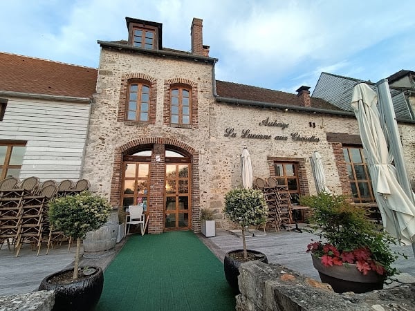 Restaurant La Lucarne aux Chouettes à Villeneuve-sur-Yonne, France