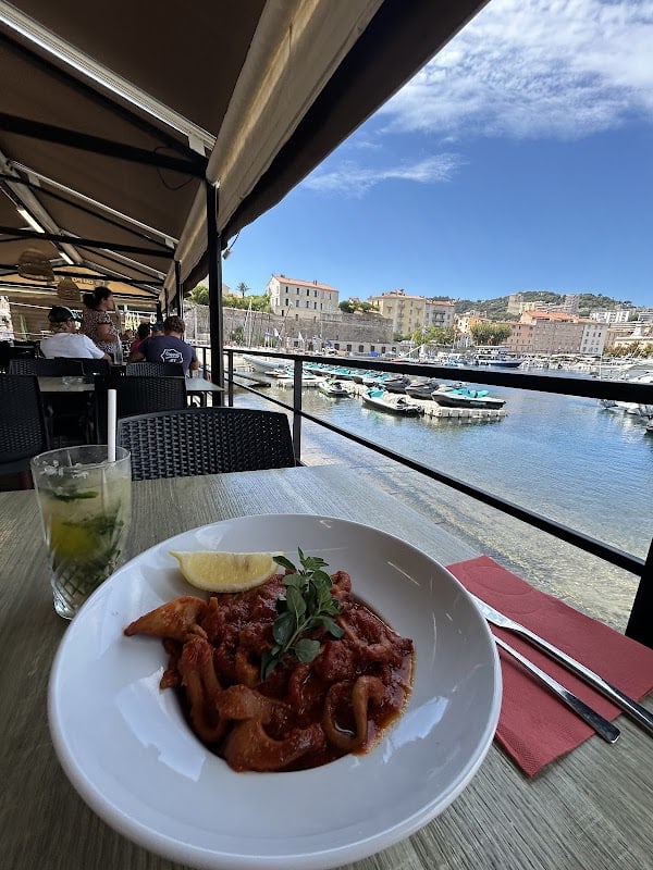 Restaurant La Terrasse du port à Ajaccio, France