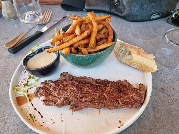 Restaurant le piqueyrot à Hourtin, France