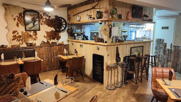 Restaurant Le Refuge – Savoyard à Saint-Raphaël, France