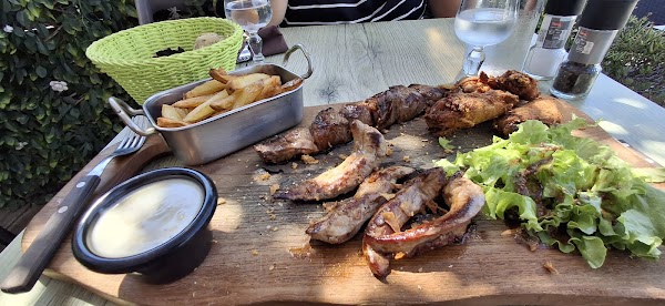 Restaurant Le Refuge – Savoyard à Saint-Raphaël, France