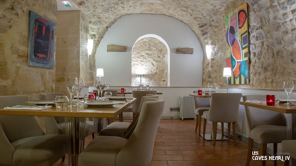 Restaurant LES CAVES HENRI IV à Aix-en-Provence, France