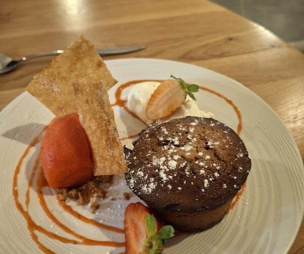 Restaurant L’Icaunais à Laroche-Saint-Cydroine, France