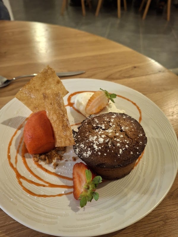 Restaurant L’Icaunais à Laroche-Saint-Cydroine, France