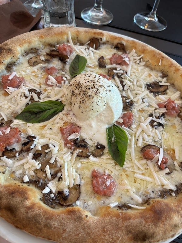 Restaurant & Pizzeria le F à Fabrègues, France