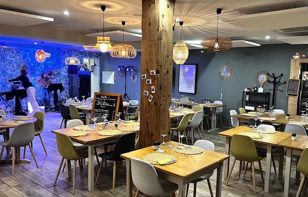 Restaurant Pizzeria sous les Pins à Martigues, France