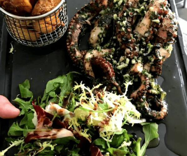 Restaurant Salad’bar & Co crêperie à Bandol, France