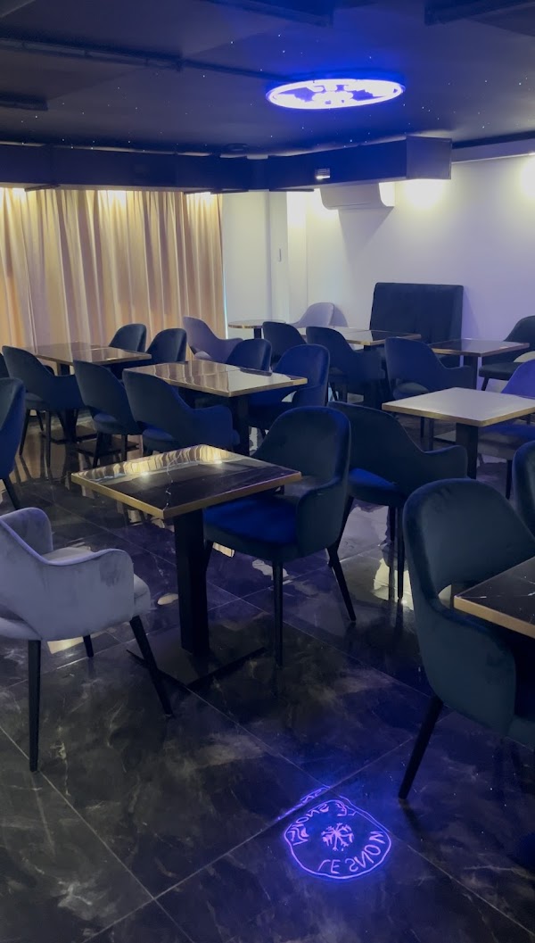 SNOW RESTAURANT LOUNGE à Bobigny, France