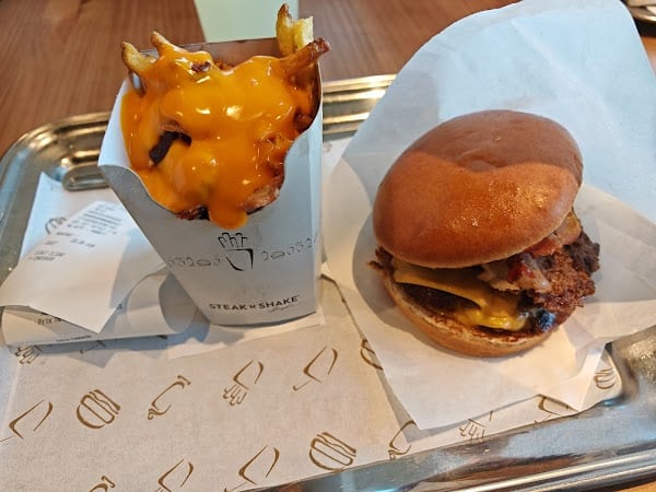 Restaurant Steak ‘n Shake – Plan de Campagne à Les Pennes-Mirabeau, France