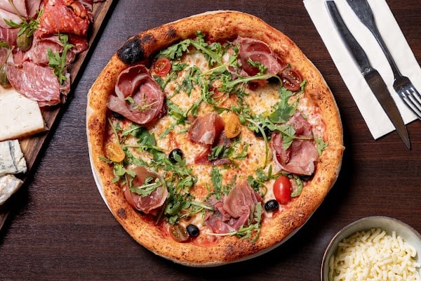 Restaurant Strada à Le Plessis-Robinson, France