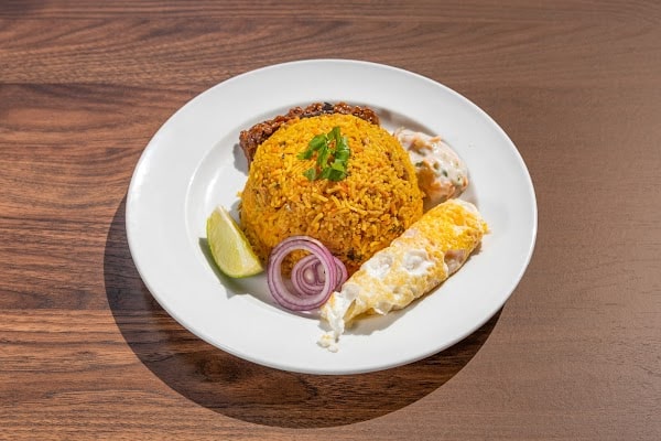 Restaurant Stunning Land à Bobigny, France